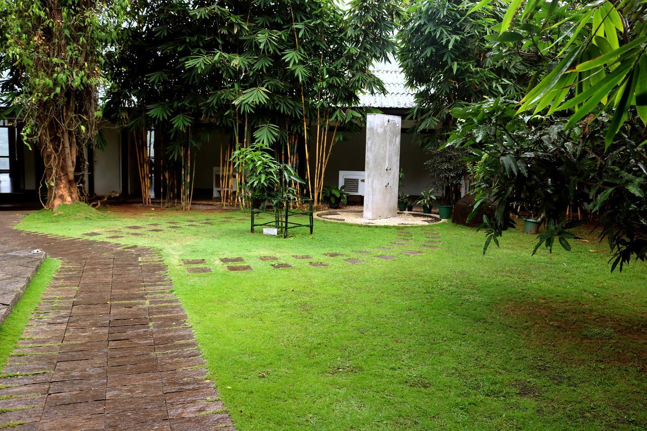 קנדי Hotel Hilltop מראה חיצוני תמונה