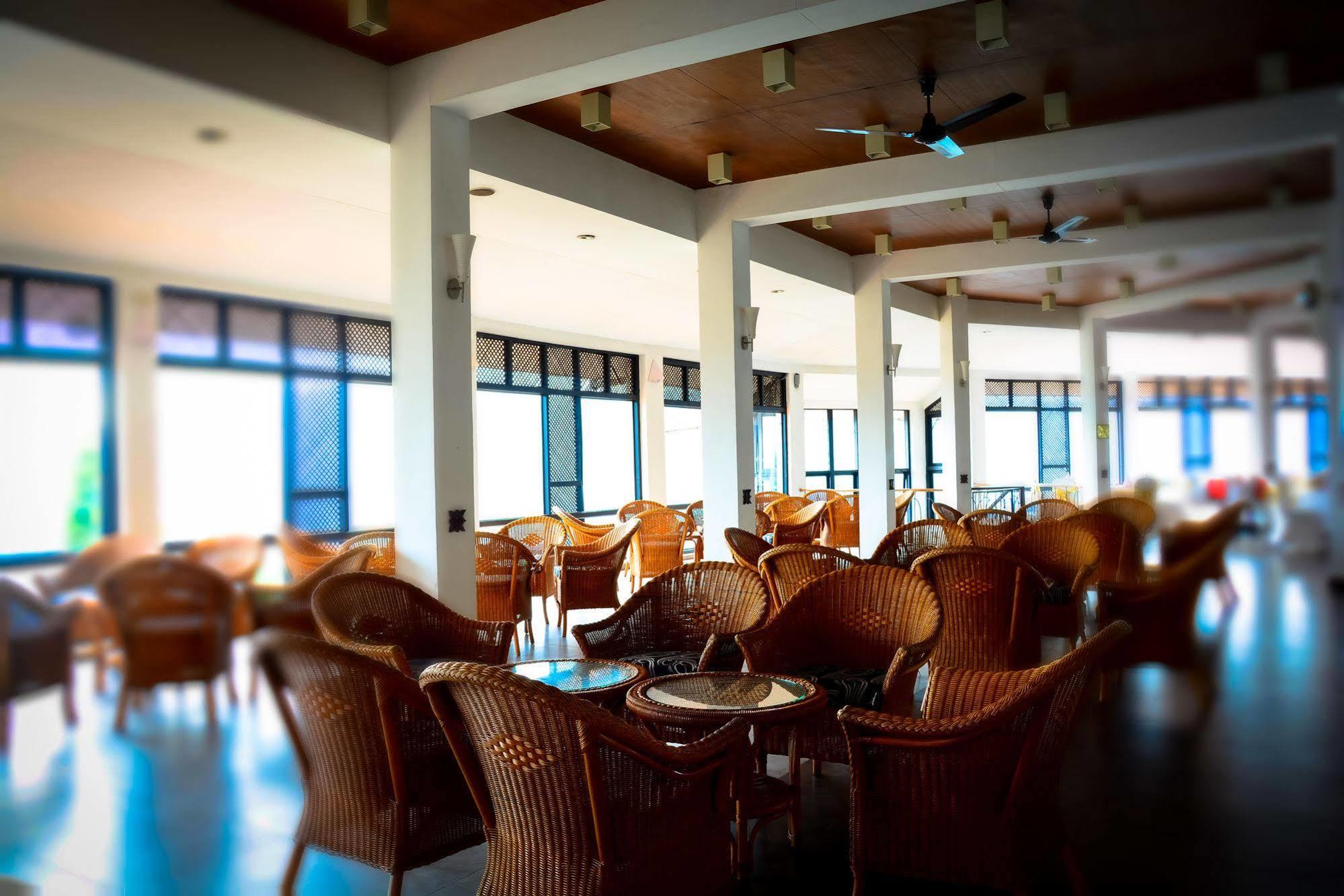 קנדי Hotel Hilltop מראה חיצוני תמונה