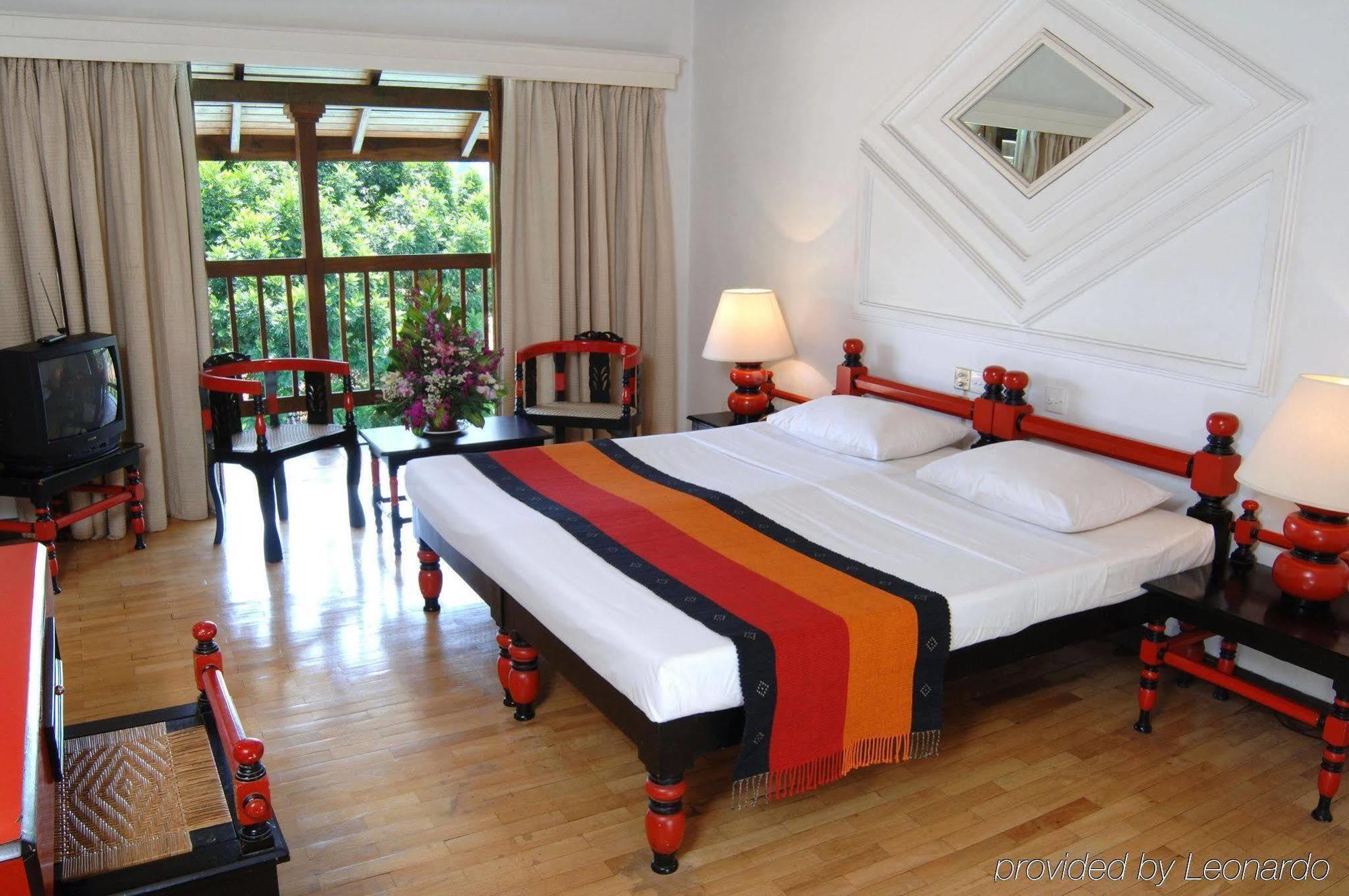 קנדי Hotel Hilltop מראה חיצוני תמונה