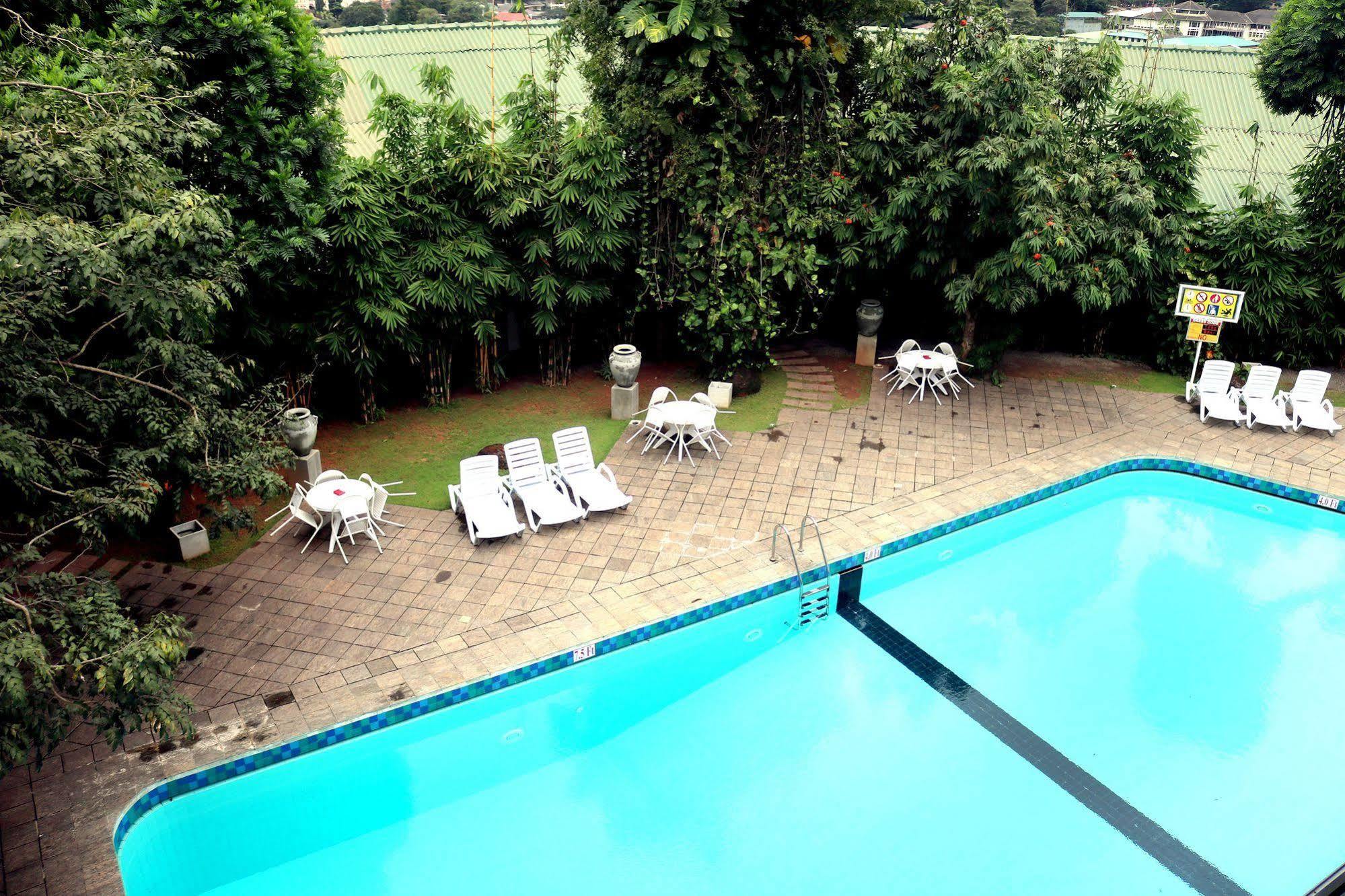 קנדי Hotel Hilltop מראה חיצוני תמונה